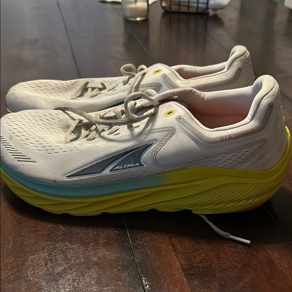 Altra Via Olympus White and Yellow Athletic Shoes size 14